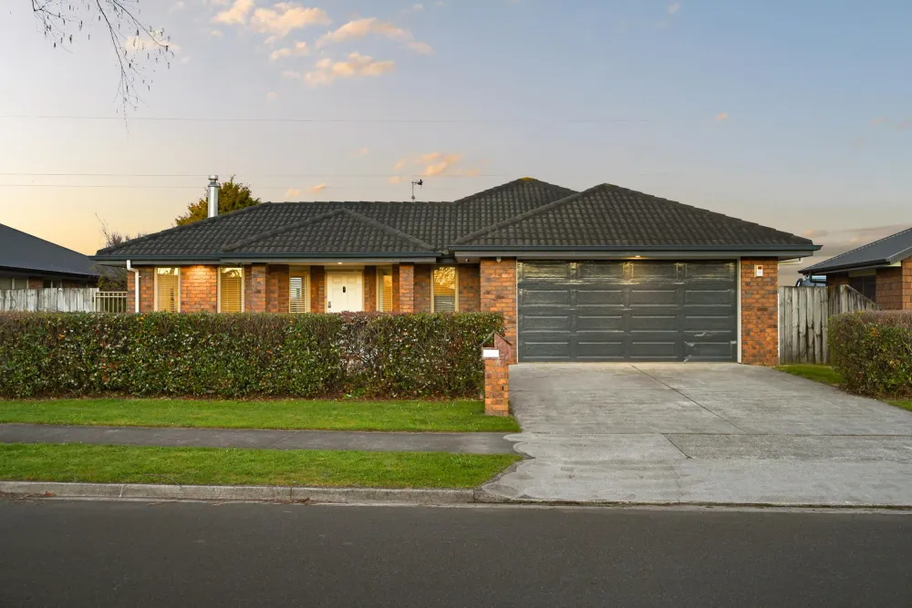 Photo of 51 Wiltshire Drive, Huntington