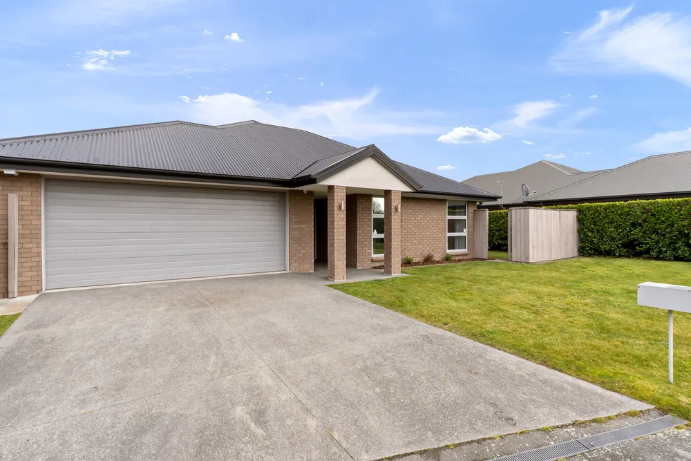 Photos of 15 Graycliffe Street