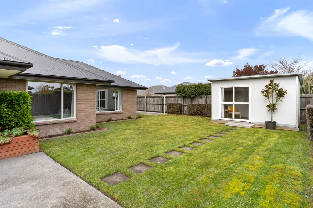 Photos of 15 Graycliffe Street