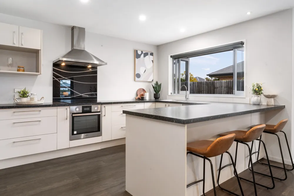 Photos of 15 Graycliffe Street