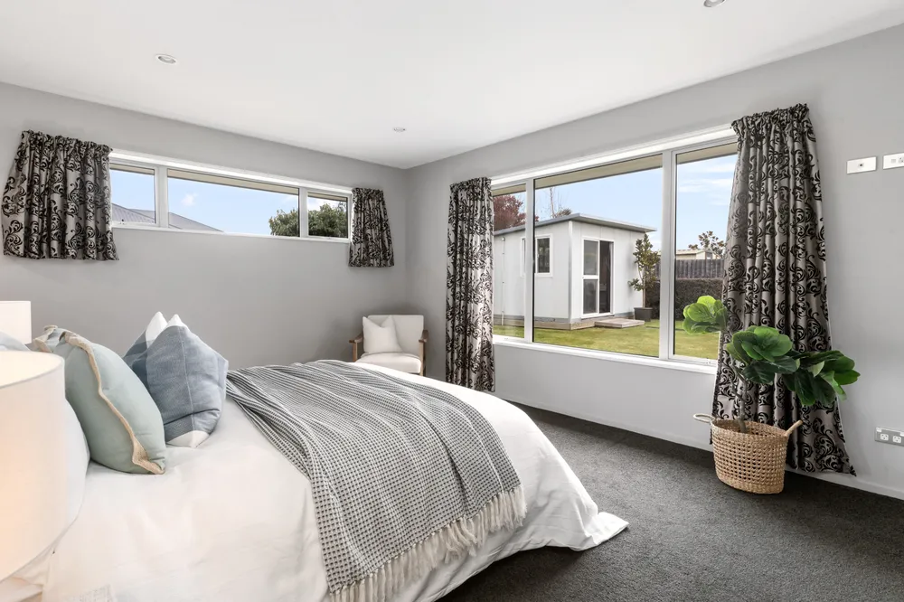 Photos of 15 Graycliffe Street