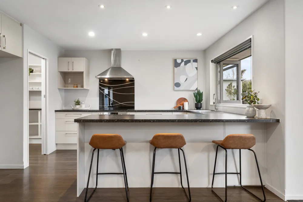 Photos of 15 Graycliffe Street