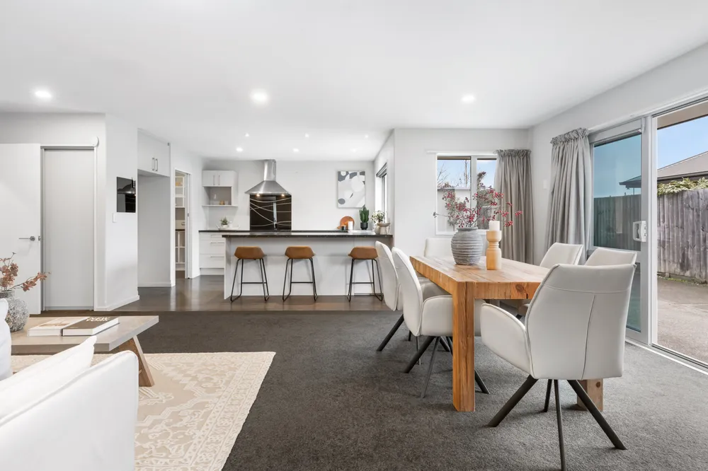 Photos of 15 Graycliffe Street