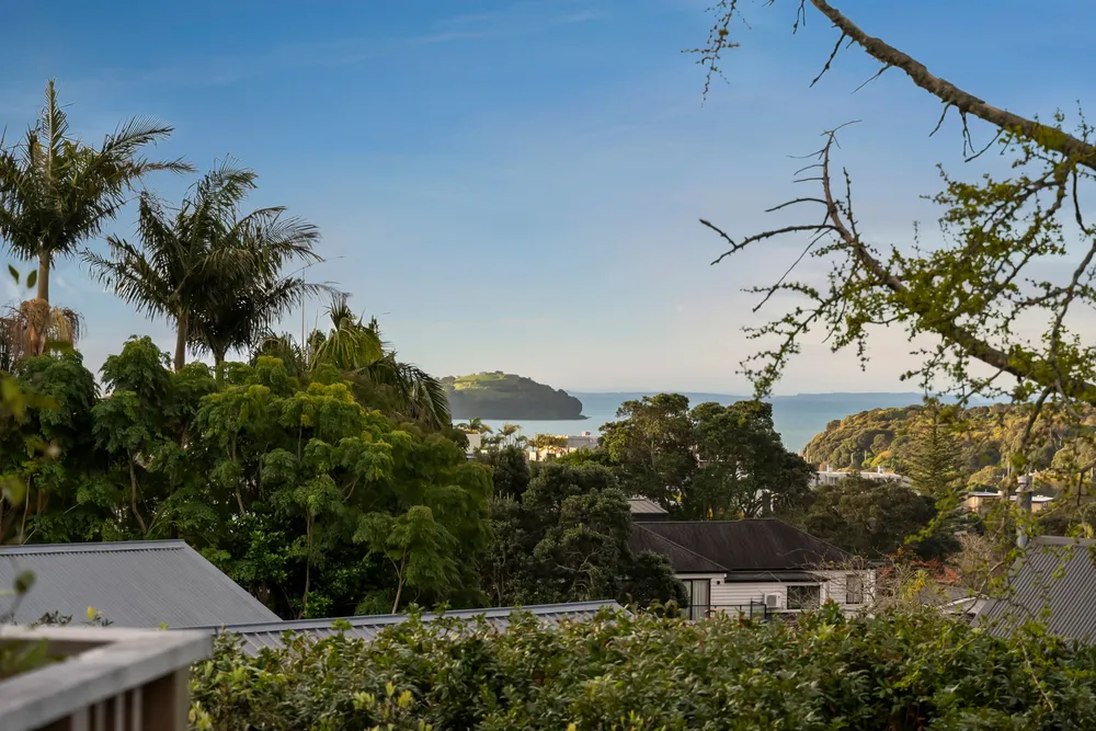 Photos of 112A Coates Avenue