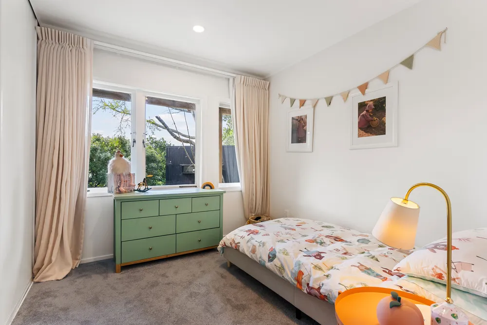 Photos of 112A Coates Avenue