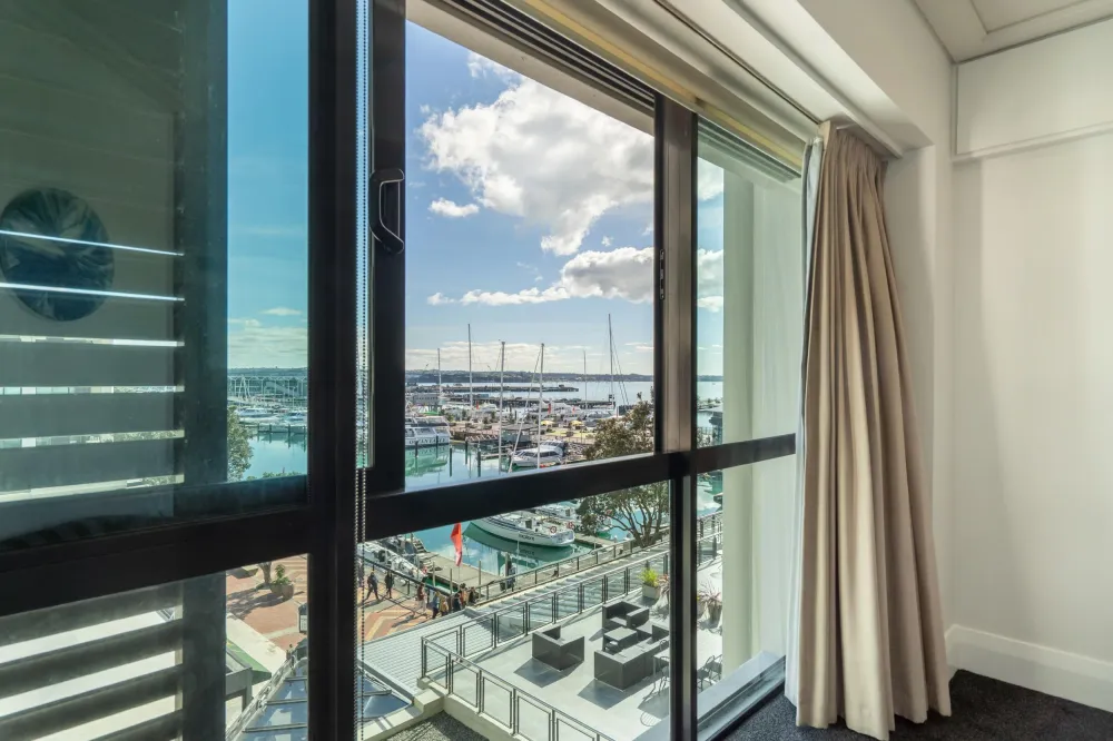 Photos of 306/85 Customs Street West