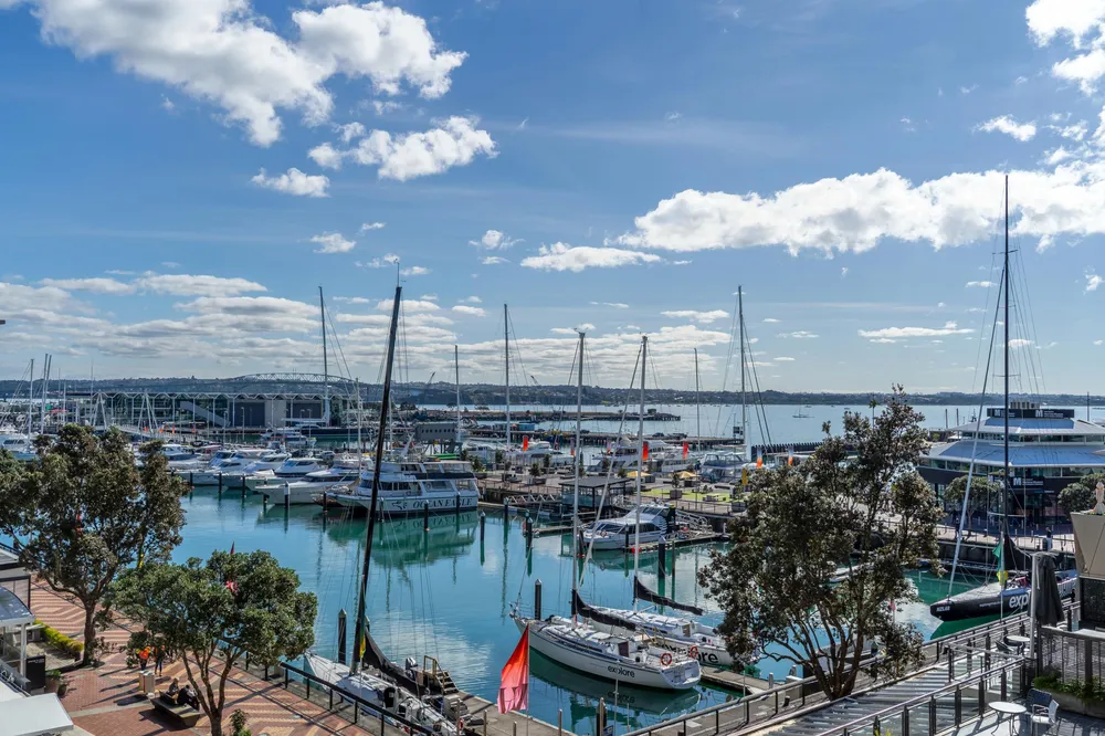 Photos of 306/85 Customs Street West