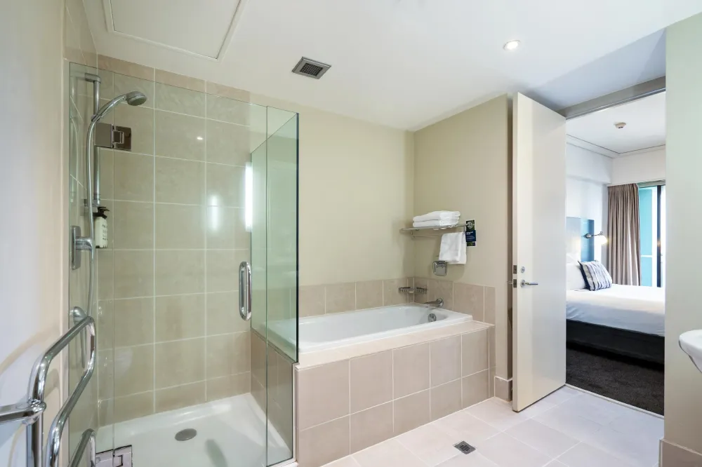 Photos of 306/85 Customs Street West