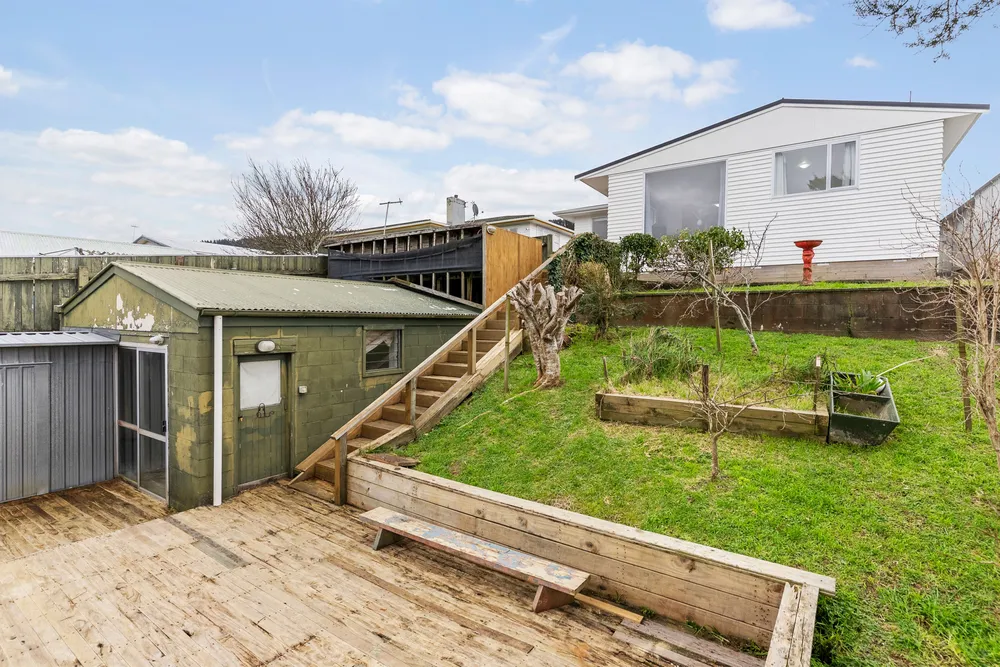 Photos of 50 Davidson Crescent