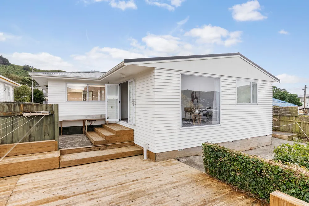 Photos of 50 Davidson Crescent