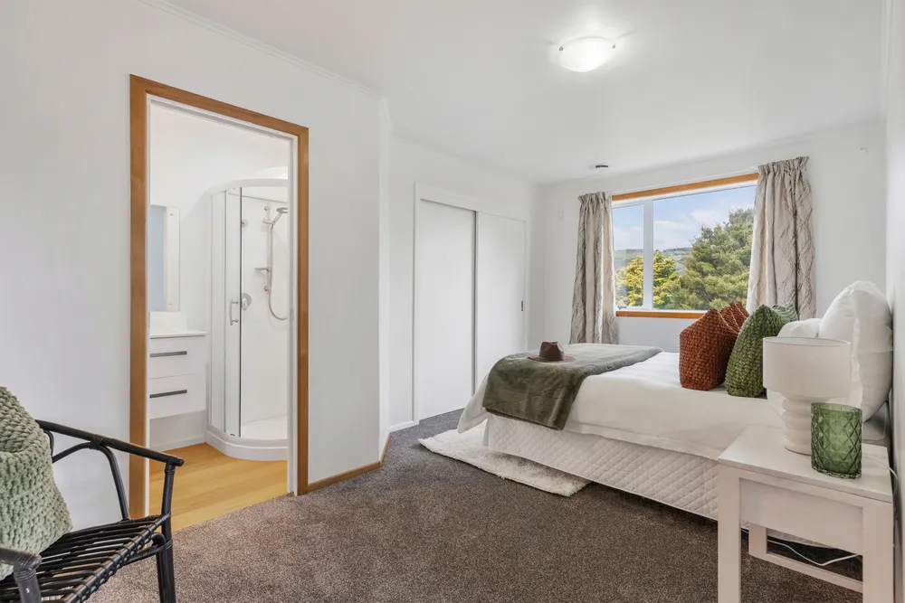Photos of 50 Davidson Crescent