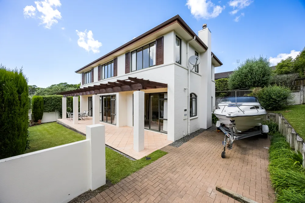 Photos of 30 Woodridge Avenue