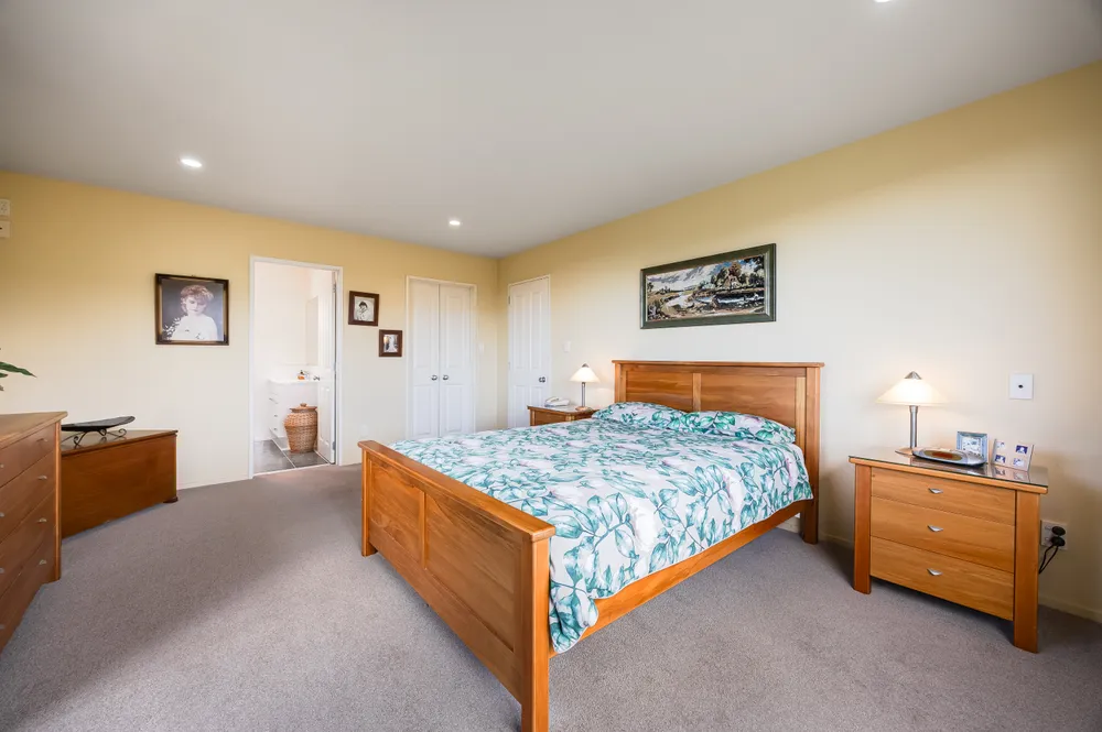 Photos of 30 Woodridge Avenue