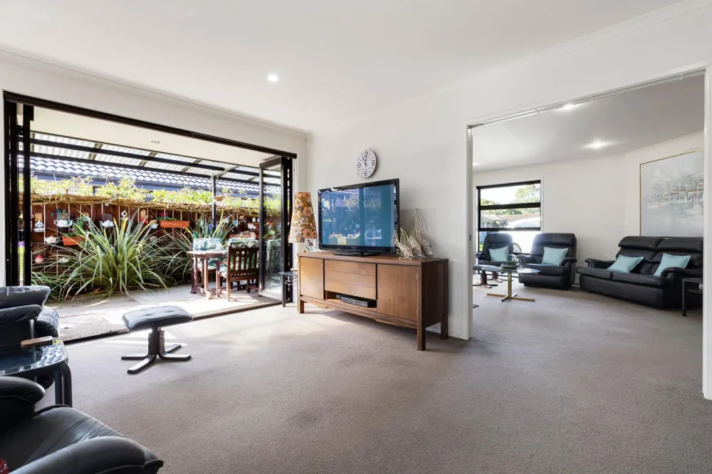 Photos of 13 Edgeview Crescent