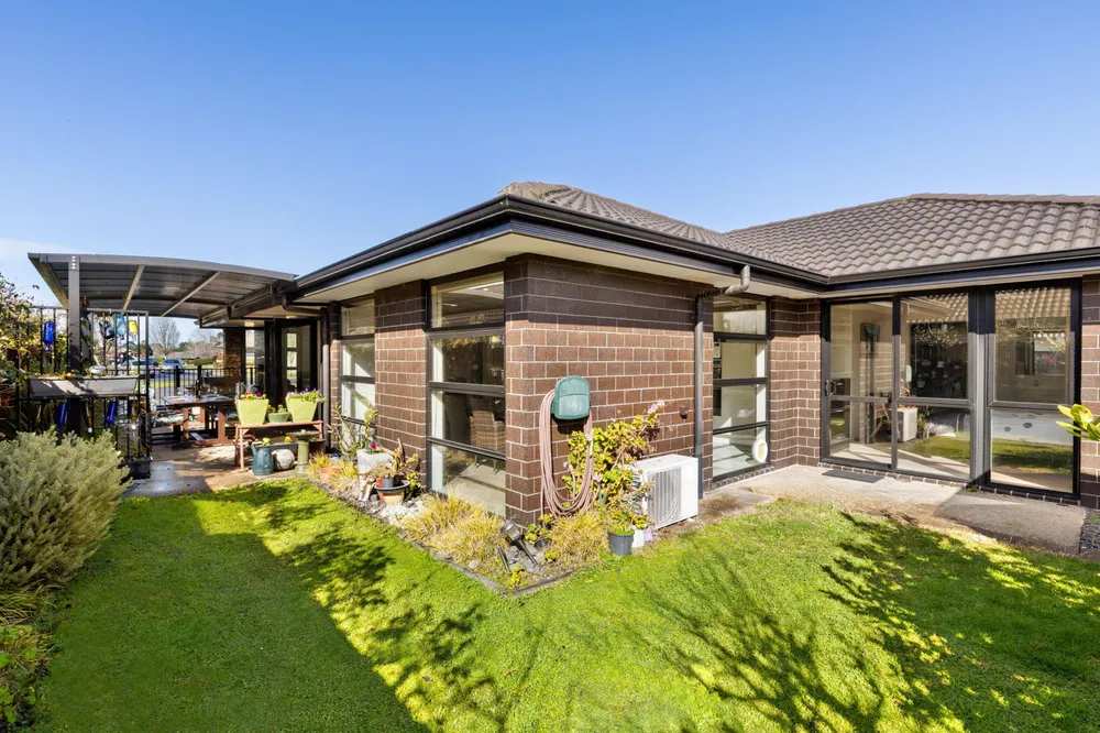 Photos of 13 Edgeview Crescent