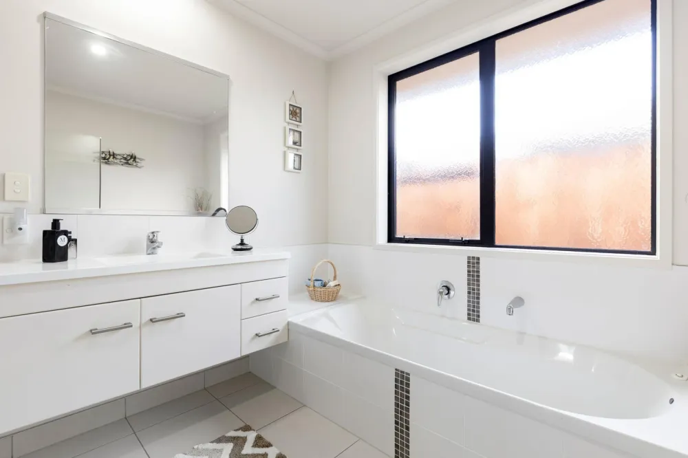 Photos of 13 Edgeview Crescent