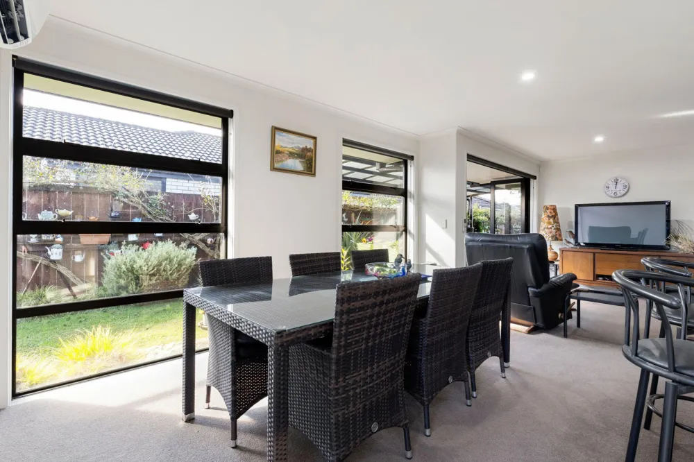 Photos of 13 Edgeview Crescent