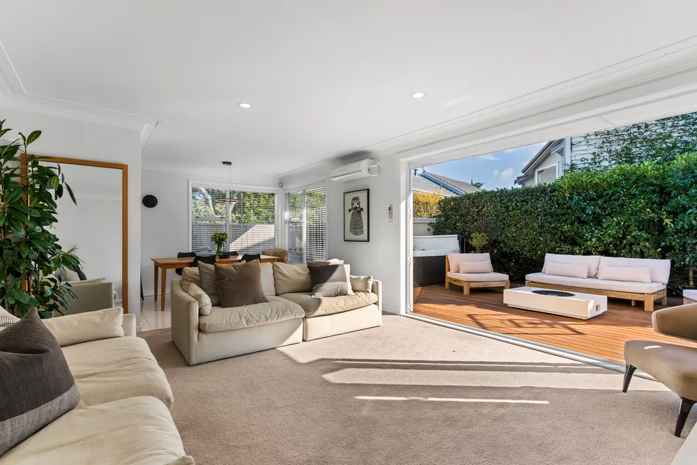 Photos of 105a Allum Street