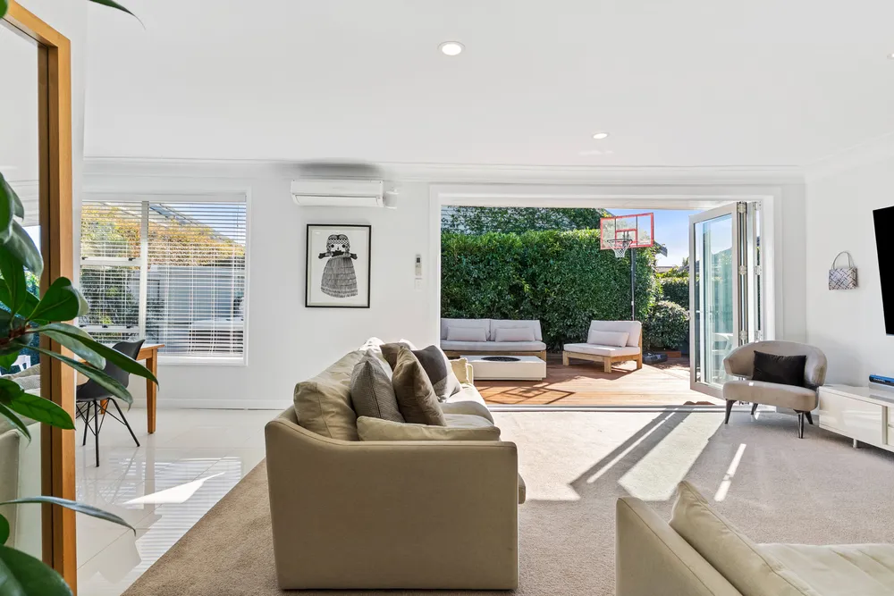 Photos of 105a Allum Street