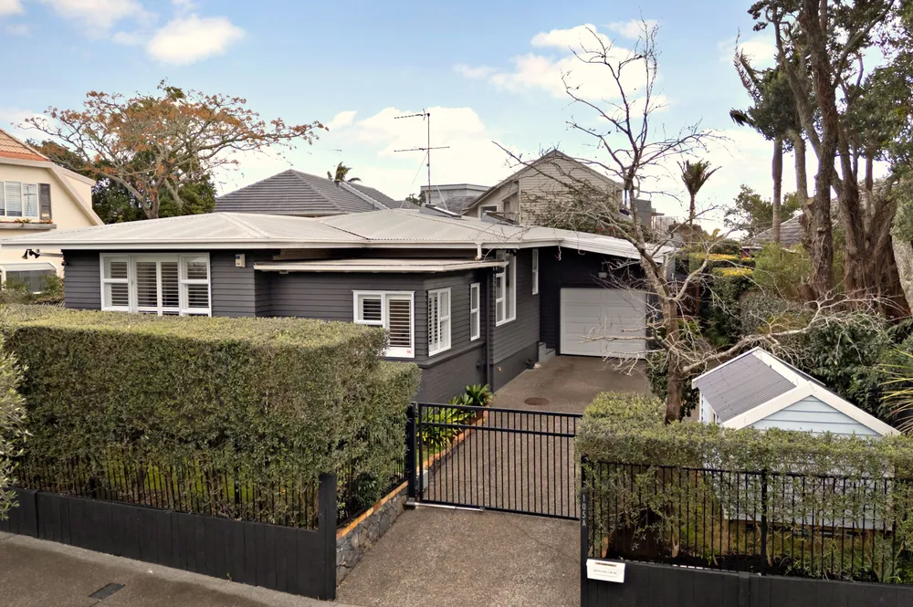 Photos of 105a Allum Street