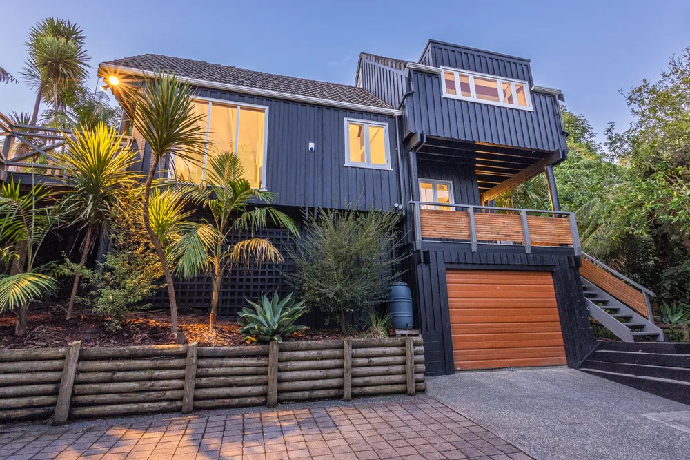 Photos of 27 Rosecamp Road