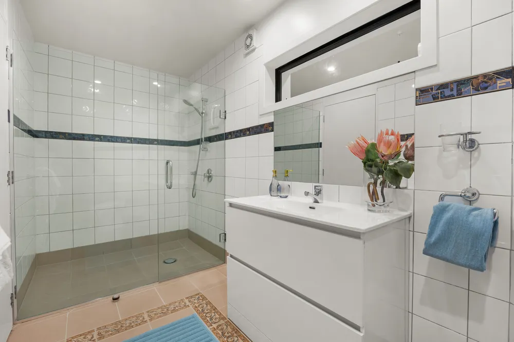 Photos of 74 Allum Street
