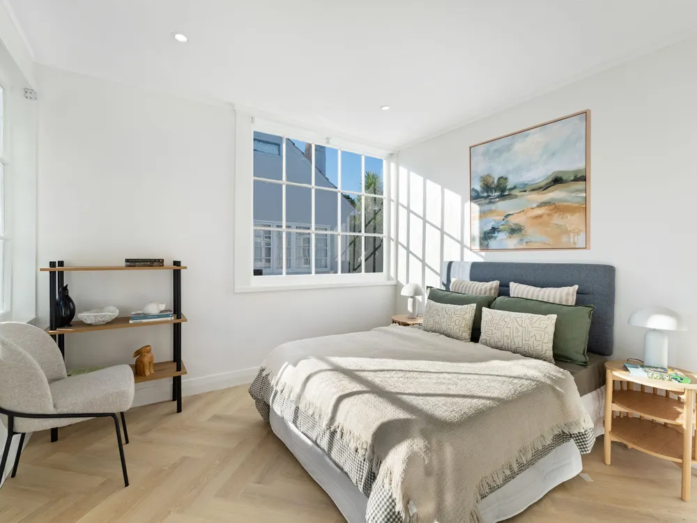 Photos of 17 Queensway
