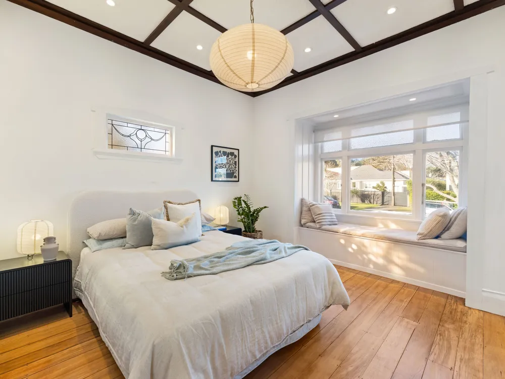 Photos of 17 Queensway