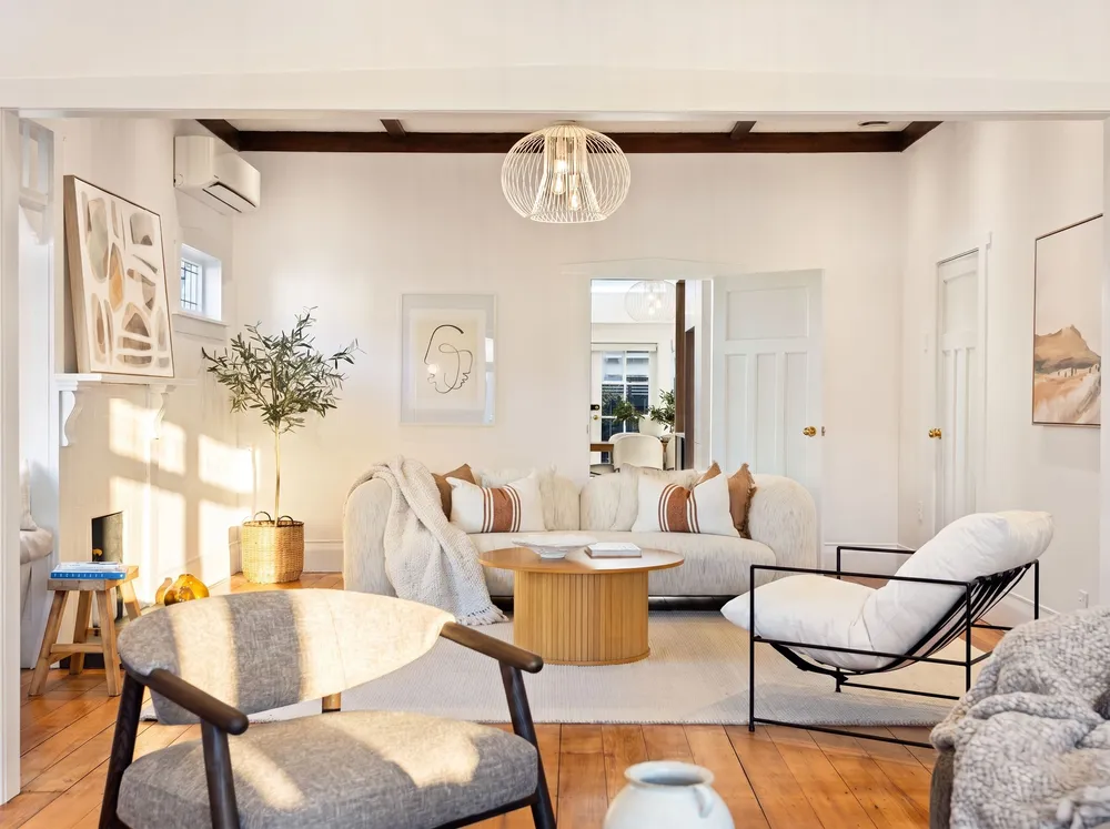 Photos of 17 Queensway