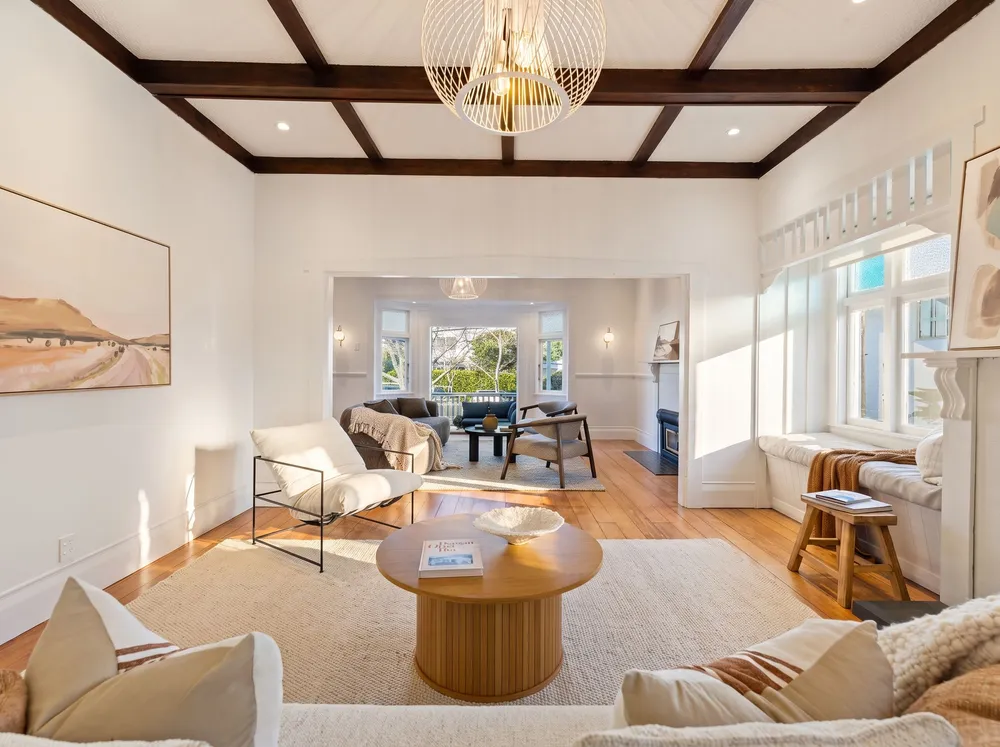 Photos of 17 Queensway