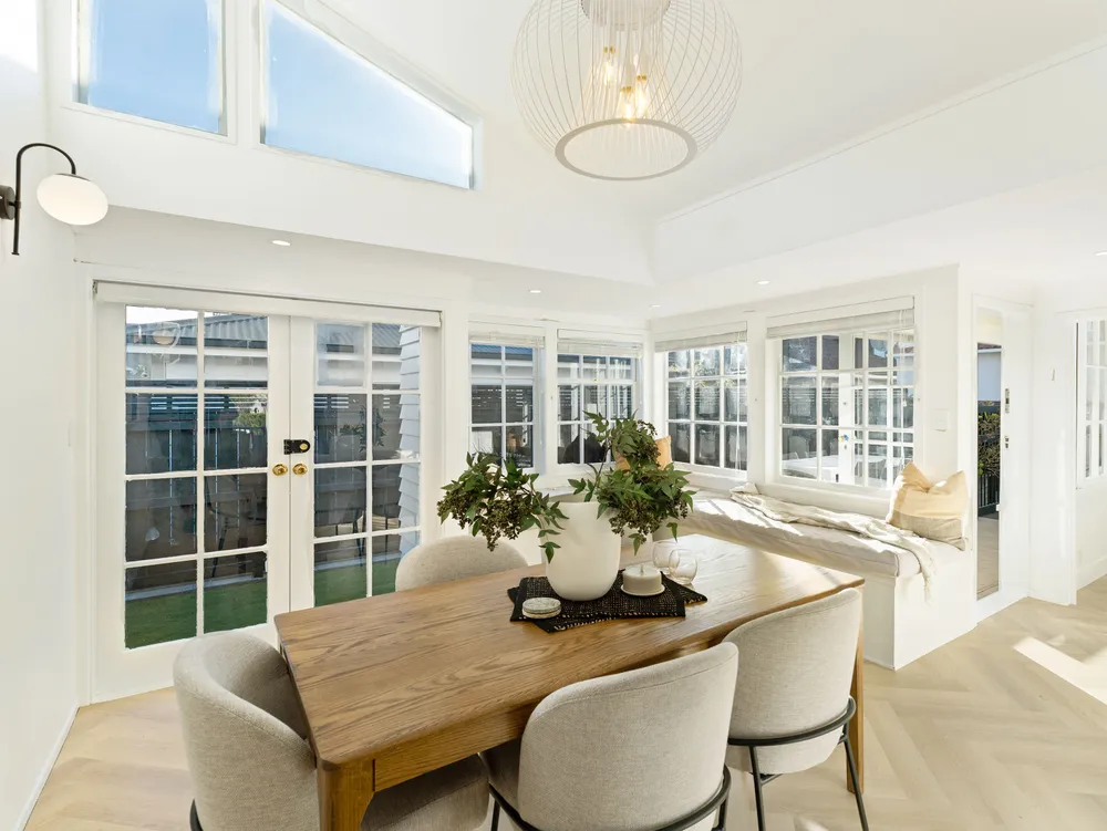 Photos of 17 Queensway