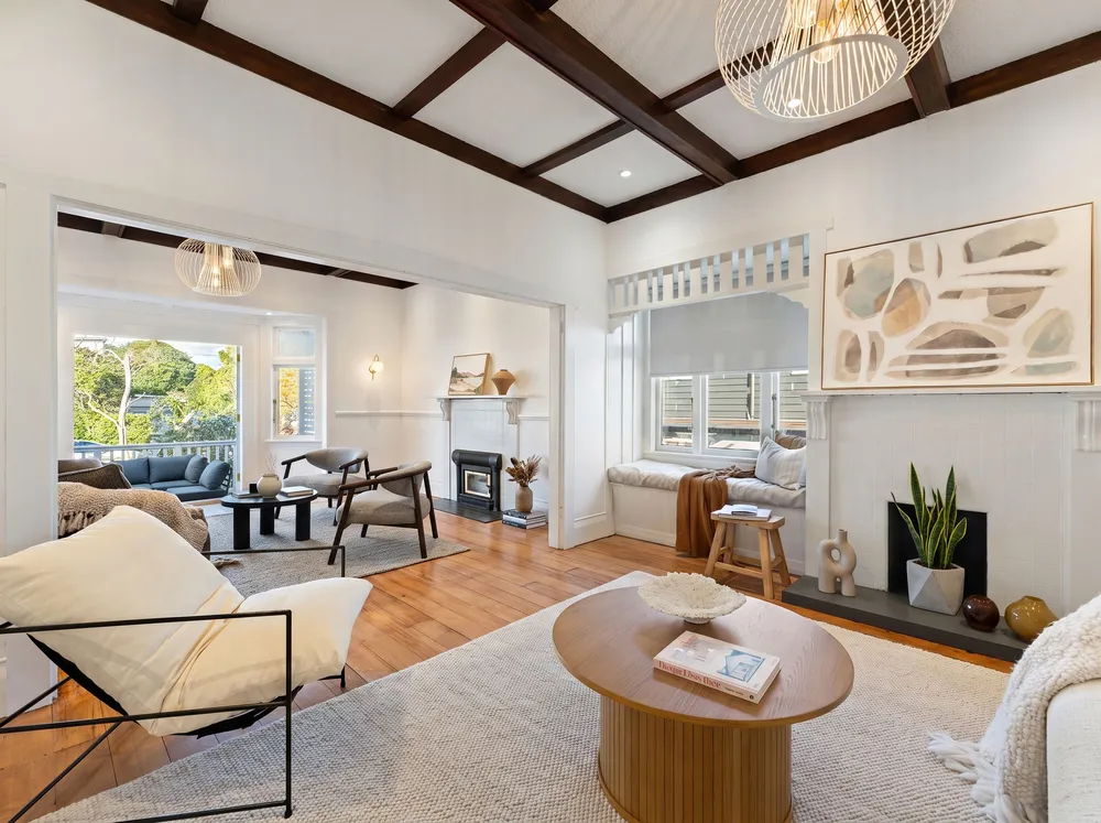 Photos of 17 Queensway