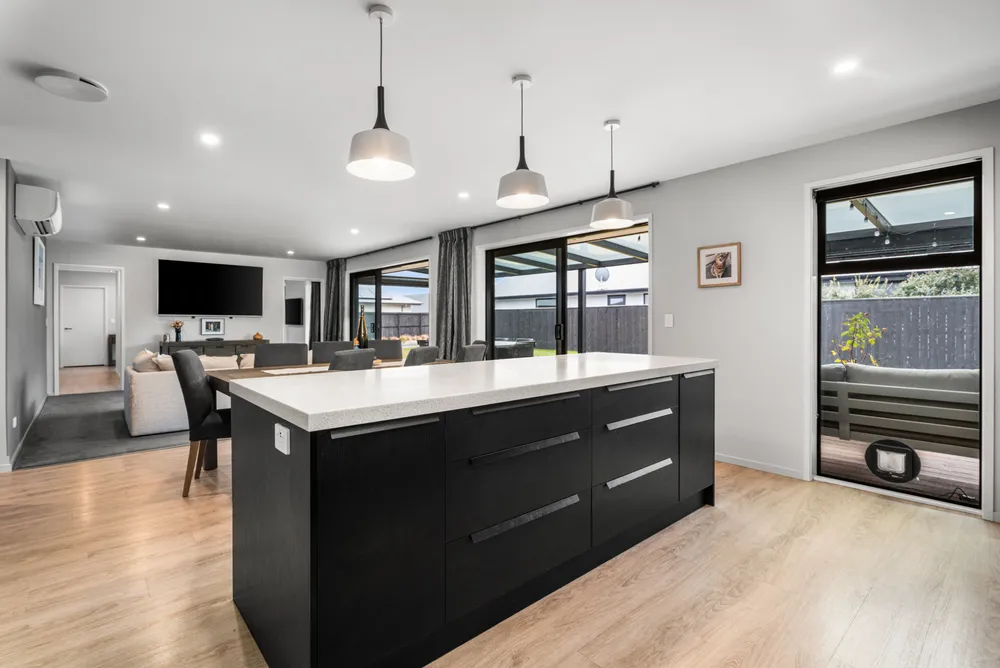Photos of 19 Monte Crescent