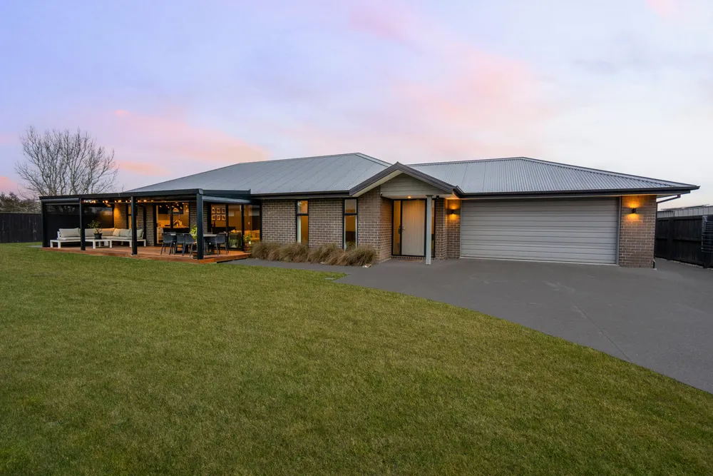 Photos of 19 Monte Crescent