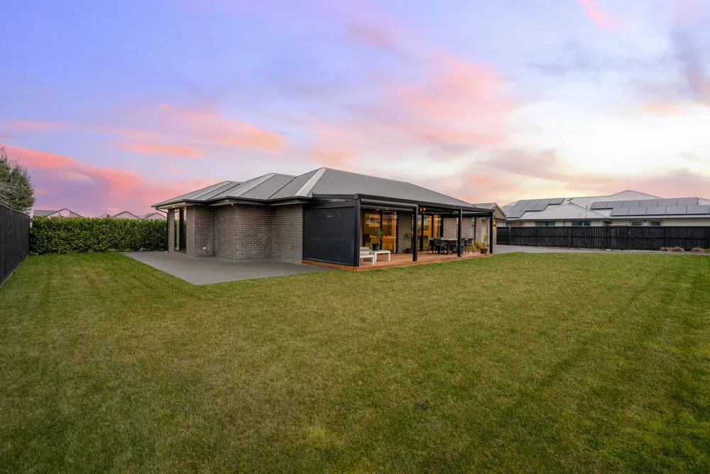 Photos of 19 Monte Crescent