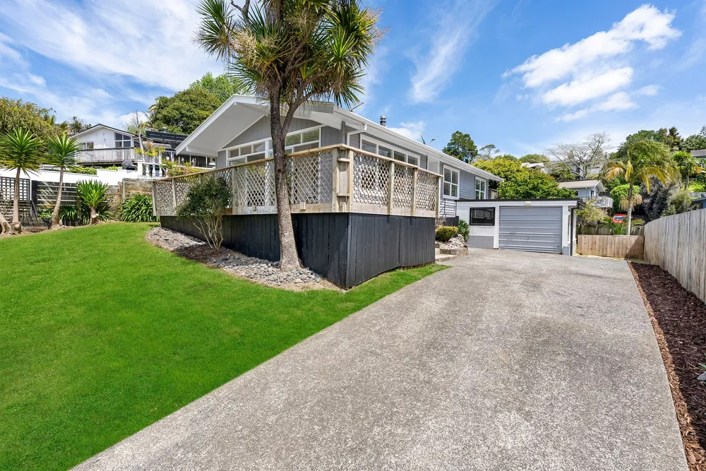 Photo of 77 Vandeleur Avenue, Birkdale