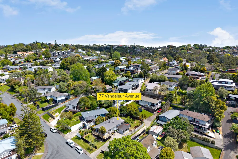 Photos of 77 Vandeleur Avenue