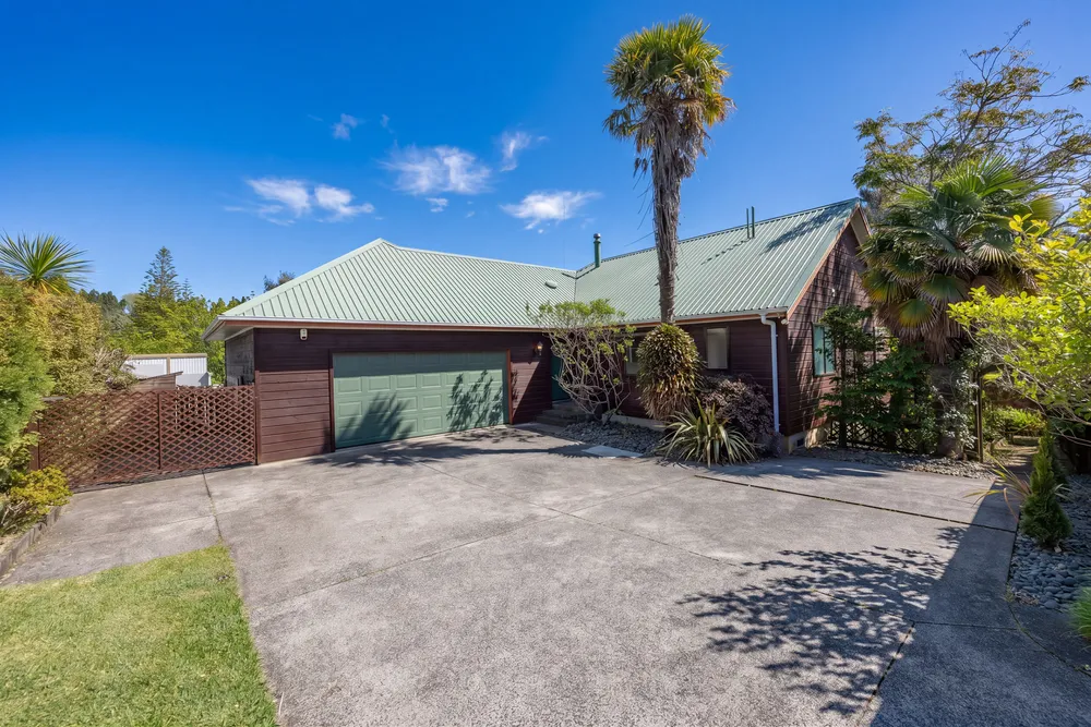 Photo of 2/171 Atkinson Road, Titirangi