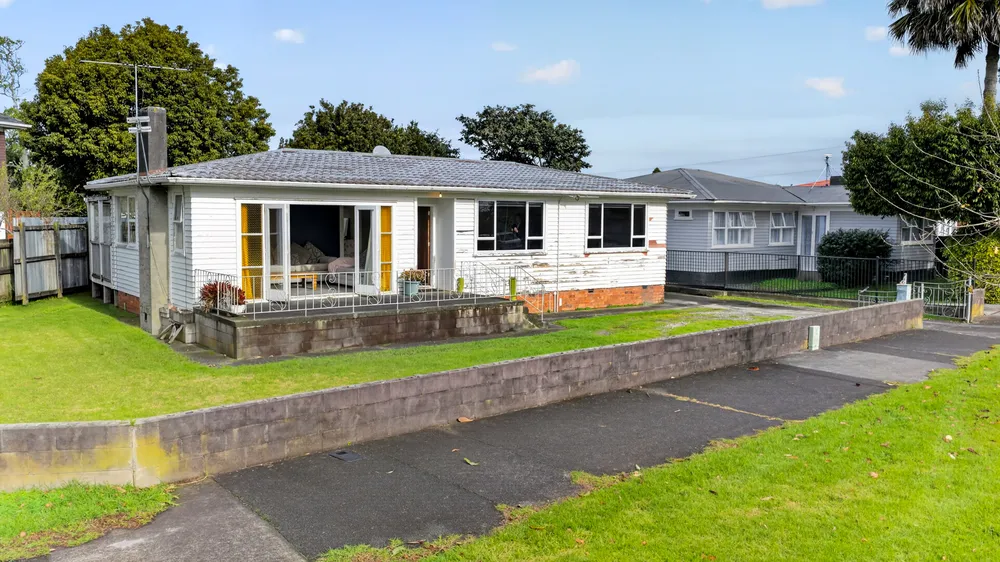 Photos of 120 Avondale Road