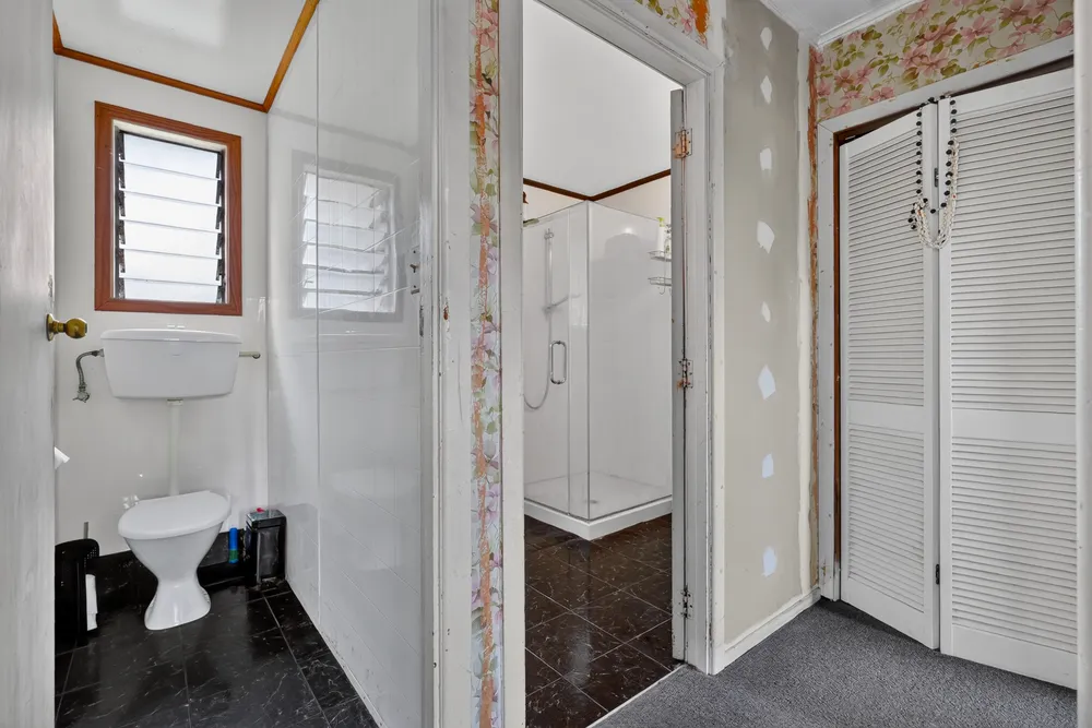 Photos of 120 Avondale Road