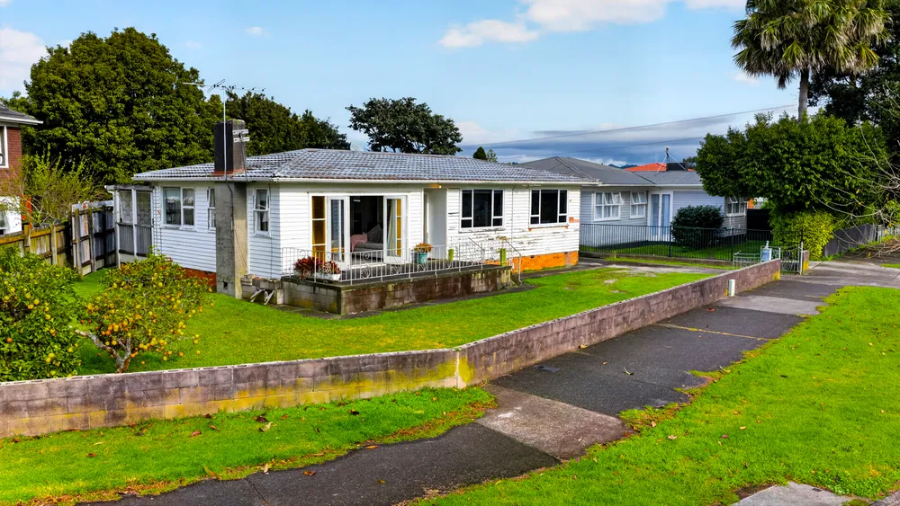 Photos of 120 Avondale Road