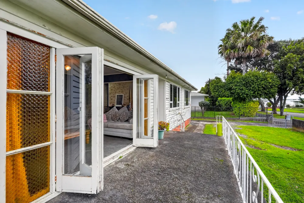 Photos of 120 Avondale Road
