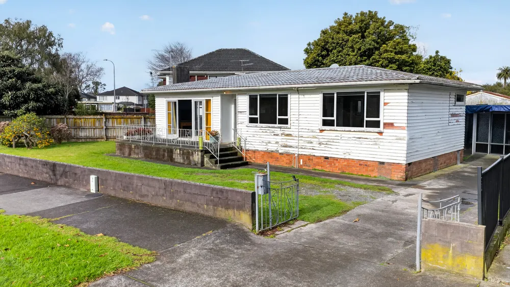 Photos of 120 Avondale Road