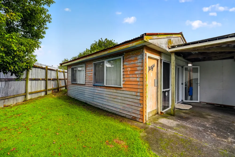 Photos of 120 Avondale Road