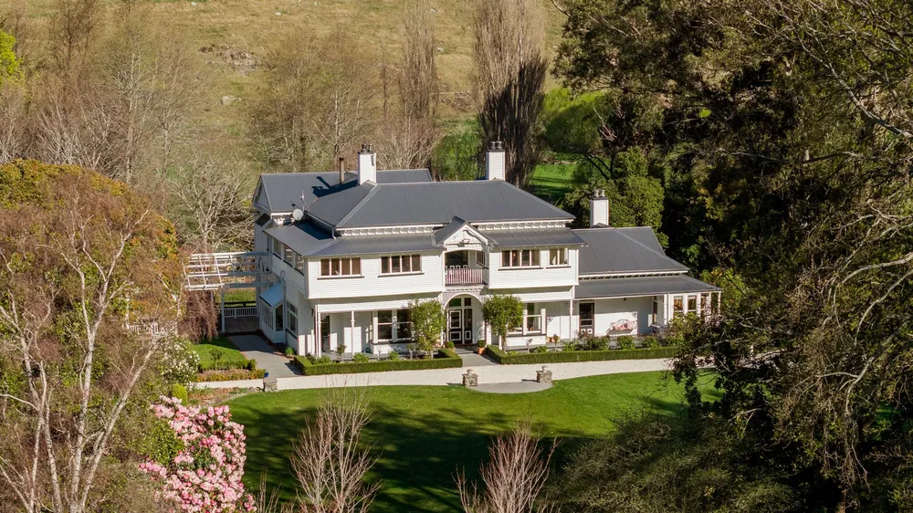 Photos of 623 Kaituna Valley Road