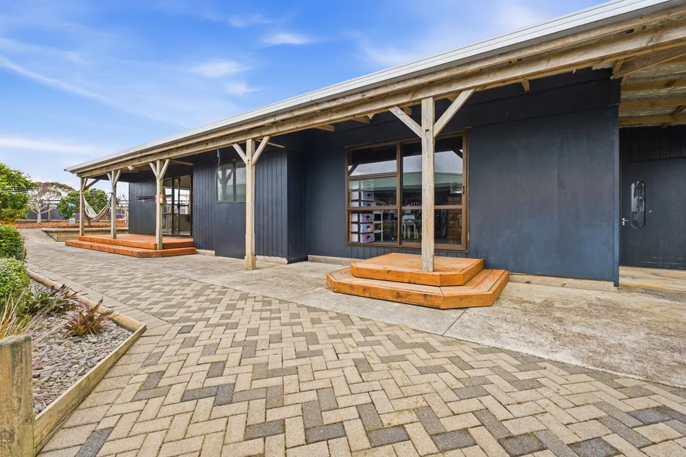 Photos of 17 Brewster Road