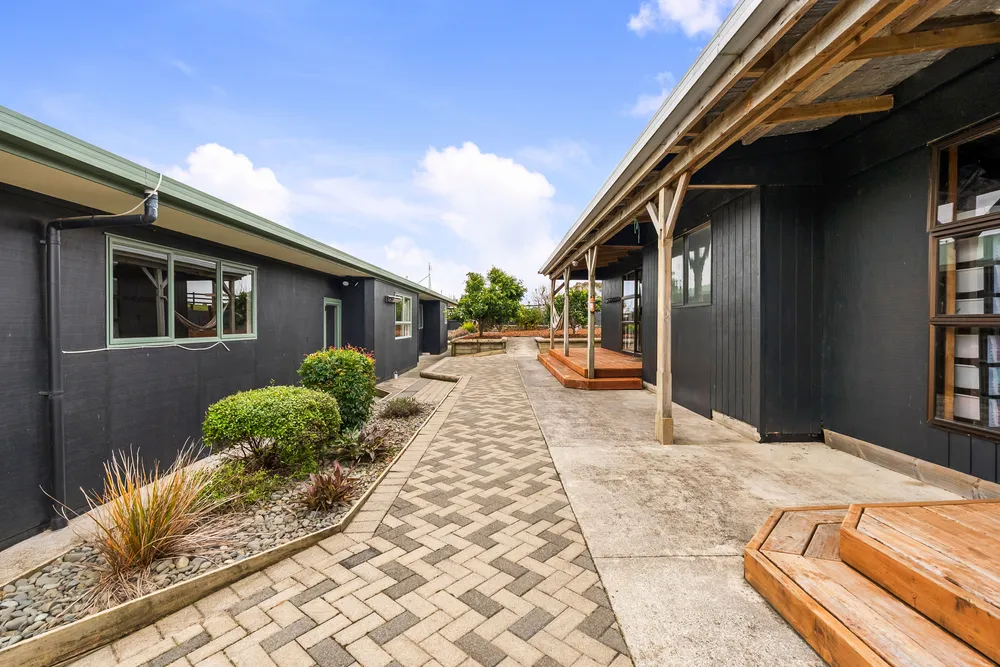 Photos of 17 Brewster Road