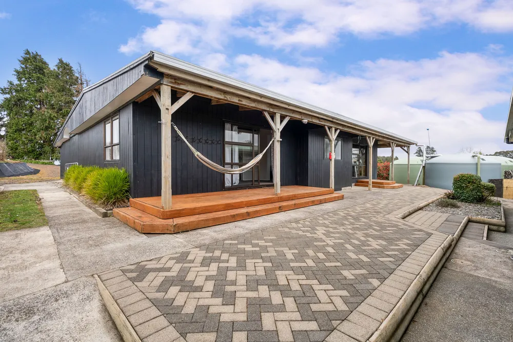 Photos of 17 Brewster Road
