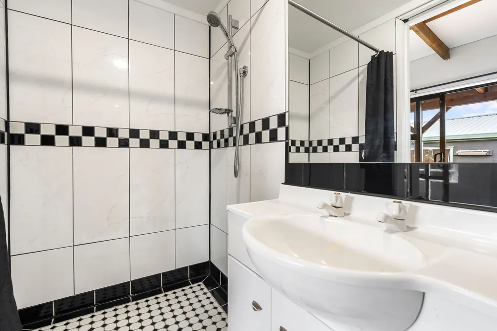 Photos of 17 Brewster Road