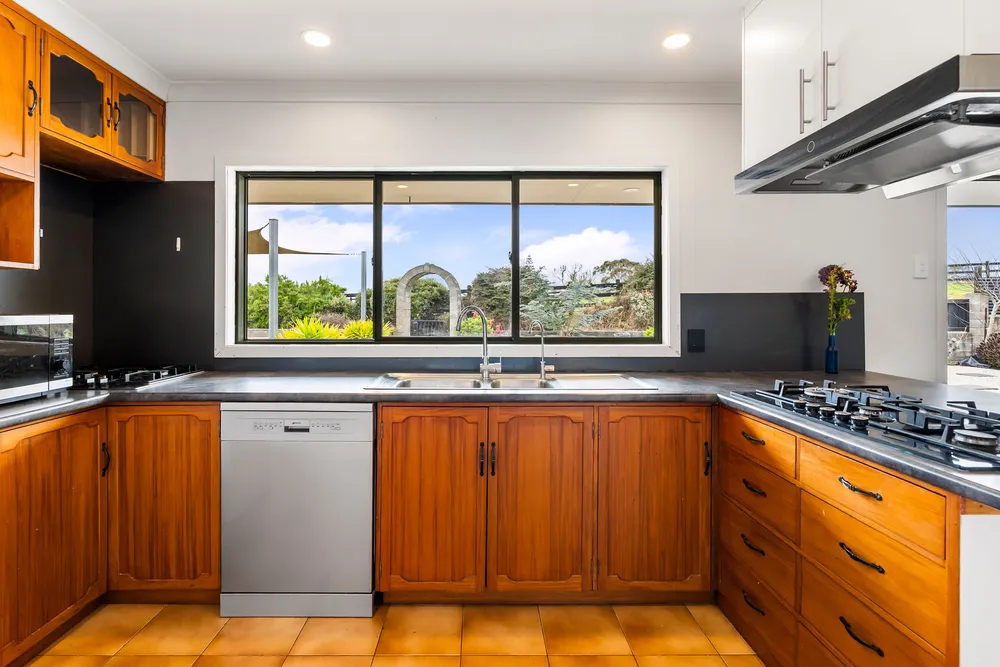Photos of 17 Brewster Road